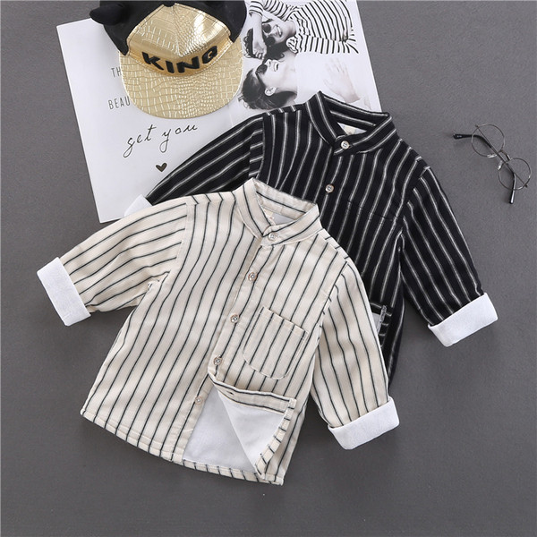 Ριγέ παιδικό πουκάμισο για αγόρια σε μαύρο και άσπρο χρώμα