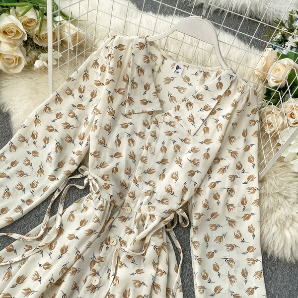 Modern női ruha gallérral, három színben