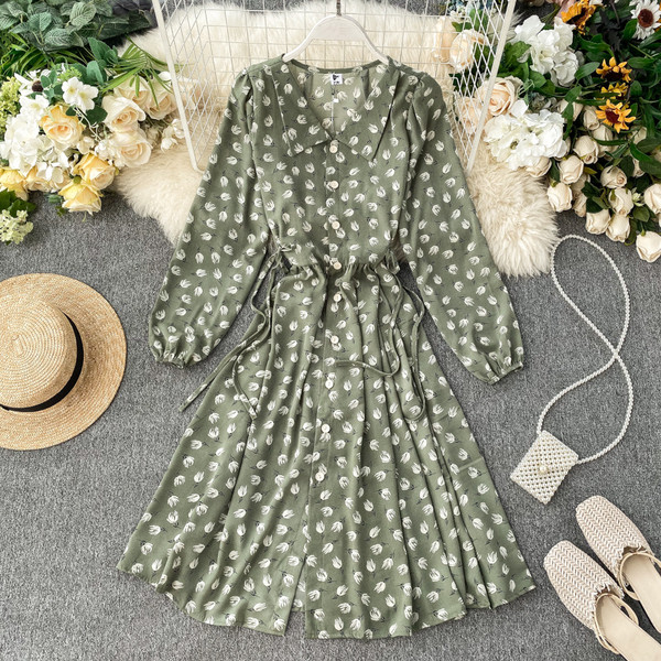 Modern női ruha gallérral, három színben