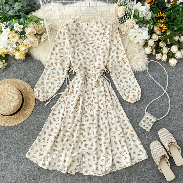 Modern női ruha gallérral, három színben