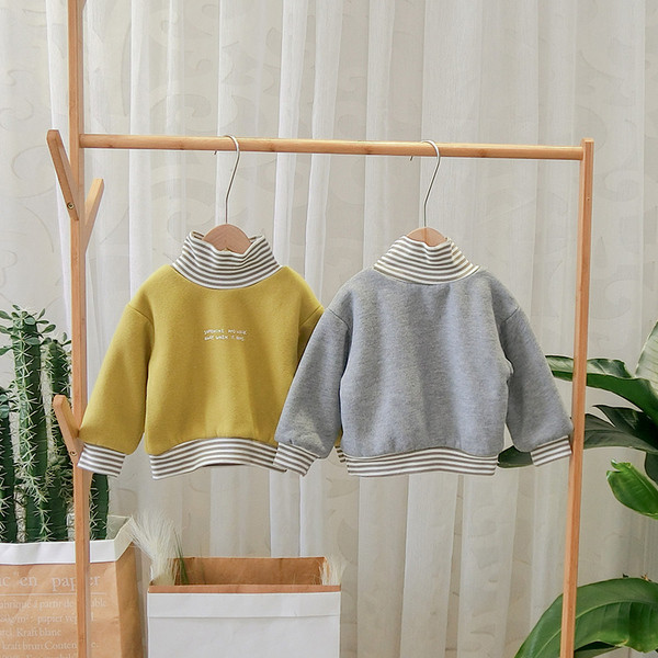 Μοντέρνο παιδικό φούτερ με κορδόνι σε κίτρινο και γκρι χρώμα