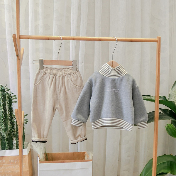 Μοντέρνο παιδικό φούτερ με κορδόνι σε κίτρινο και γκρι χρώμα