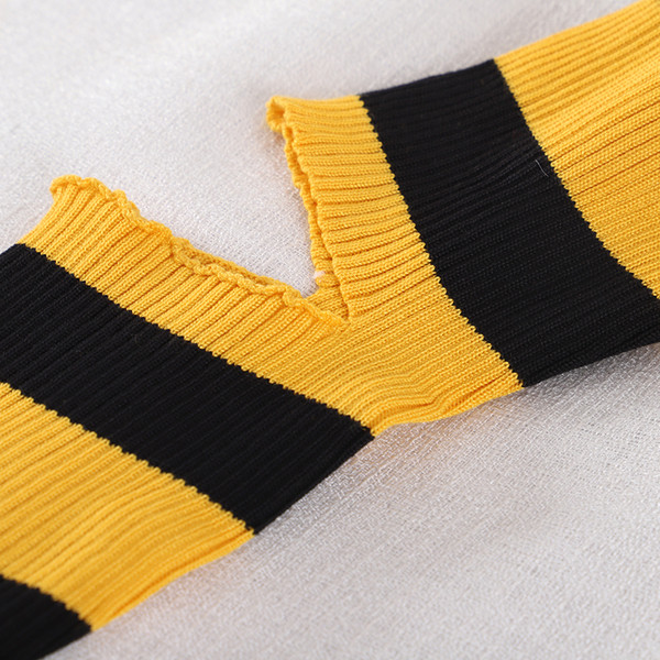 Bluză casual de damă cu dungi în două culori, cu decupaje