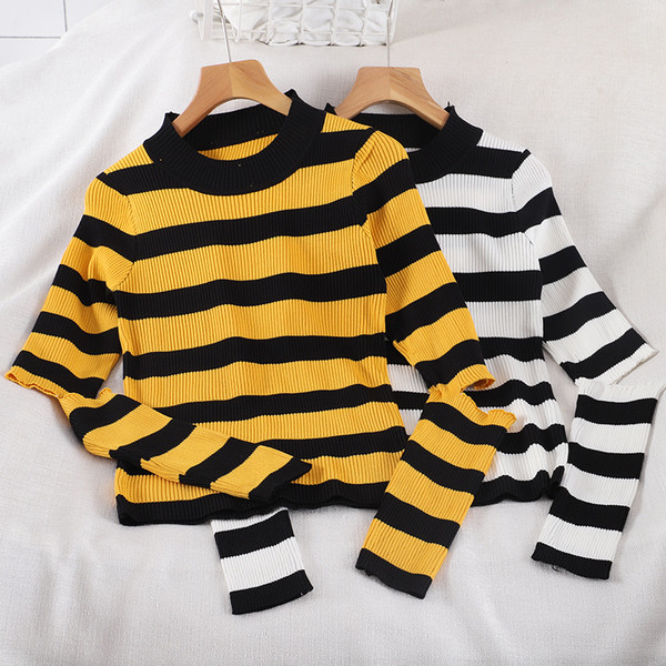 Bluză casual de damă cu dungi în două culori, cu decupaje