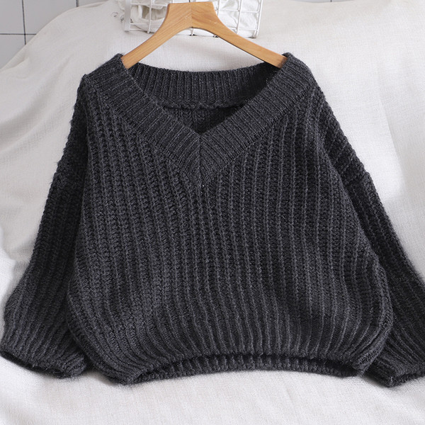 Μοντέρνο γυναικείο πουλόβερ με λαιμόκοψη και μακρύ μανίκι σε τέσσερα χρώματα