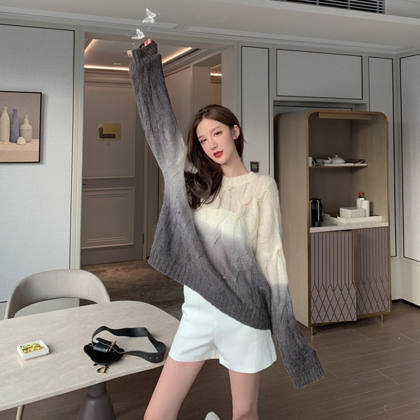 Γυναικείο φαρδύ πουλόβερ σε λαμπερά χρώματα