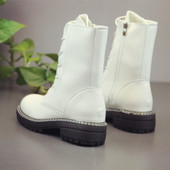 Ghete de dama moderne din piele ecologica in alb si negru