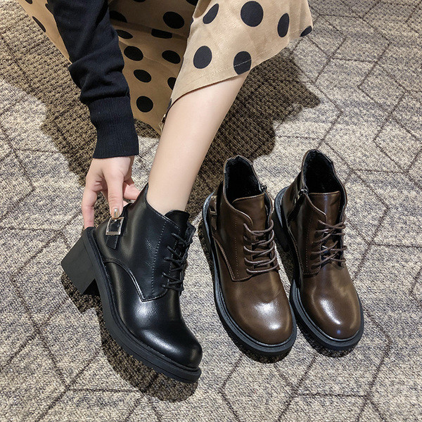 Κορυφαίες γυναικείες έκο δερμάτινες μπότες με κορδόνια σε καφέ και μαύρο χρώμα