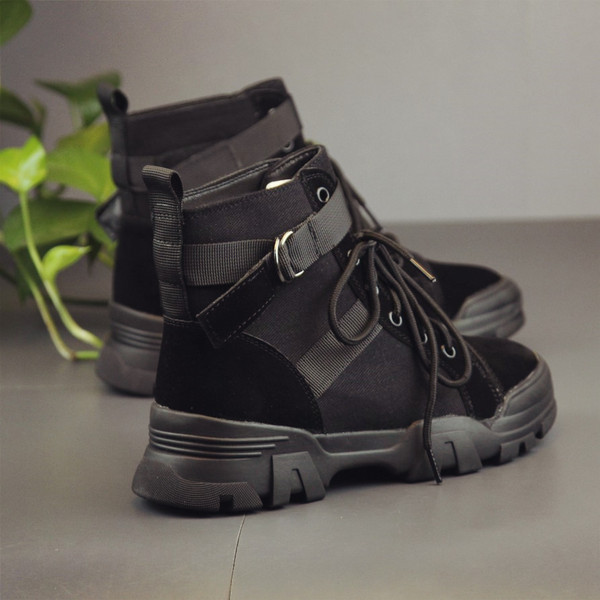 Modern női csizma durva talppal, három színben