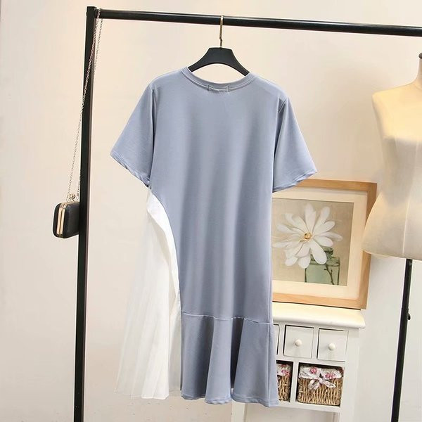 Γυναικείο καθημερινό φόρεμα με κοντό μανίκι με O-λαιμόκοψη σε μπλε και μαύρο χρώμα