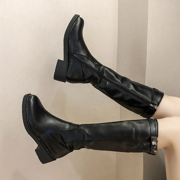 Eko bőrből készült, lapos talpú női alkalmi csizma