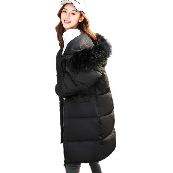 Μοντέρνο γυναικείο χειμερινό  μπουφάν με κουκούλα και τσέπες σε λευκό και μαύρο χρώμα