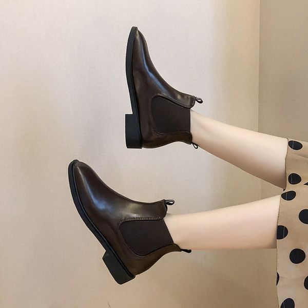 Γυναικείες casual μπότες από οικολογικό δέρμα, με σόλα σε καφέ και μαύρο χρώμα