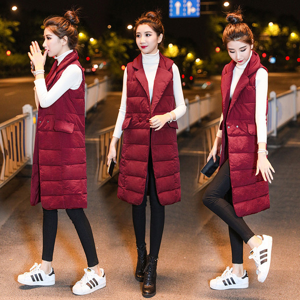 Γυναικείο μακρύ γιλέκο με κουμπιά σε μαύρο και κόκκινο χρώμα