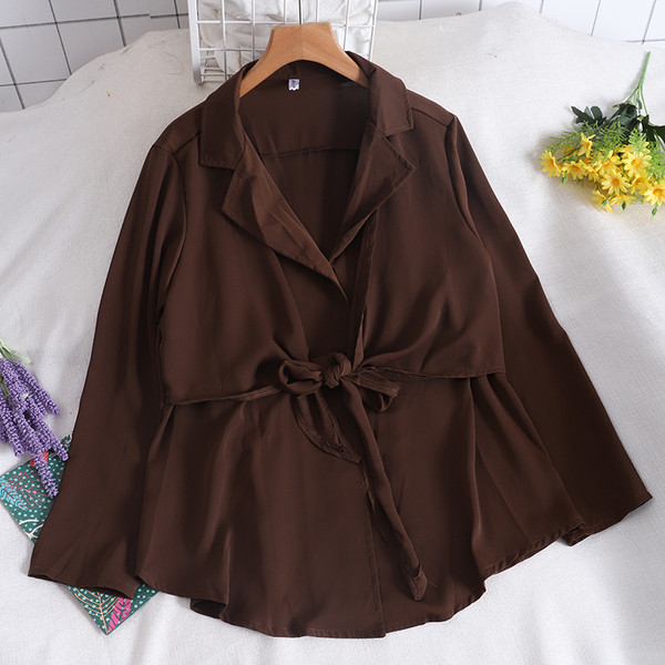 Modern női ing nyakkendővel és gombokkal, többféle színben