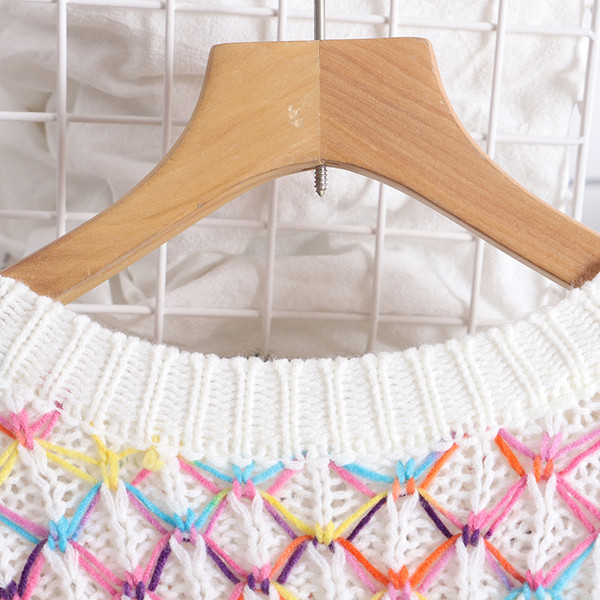 Γυναικείο μοντέρνο χρωματιστό πουλόβερ με οβάλ λαιμόκοψη