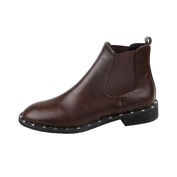 Alkalmi női csizma fém elemekkel, fekete és barna színben