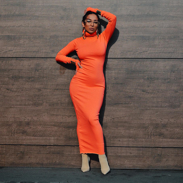 Μακρύ γυναικείο φόρεμα Λεπτό μοντέλο με ψηλό γιακά σε κίτρινο και πορτοκαλί χρώμα