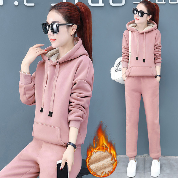 Νέο μοντέλο γυναικείο αθλητικό σετ -μπλουζάκι με κουκούλα και παντελόνι