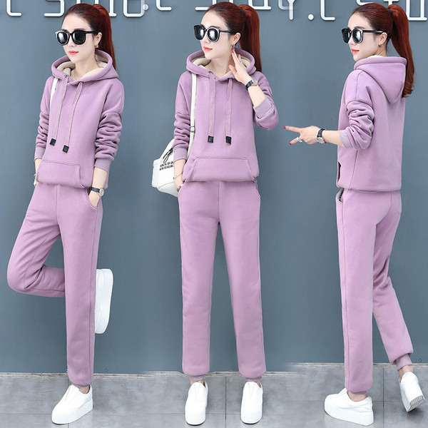 Νέο μοντέλο γυναικείο αθλητικό σετ -μπλουζάκι με κουκούλα και παντελόνι