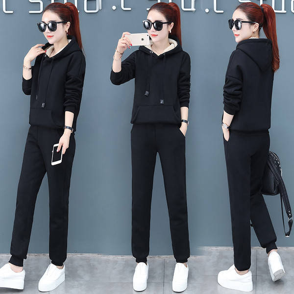 Νέο μοντέλο γυναικείο αθλητικό σετ -μπλουζάκι με κουκούλα και παντελόνι