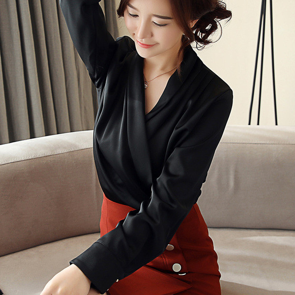 Cămașă elegantă de damă cu decolteu spitz în diferite culori