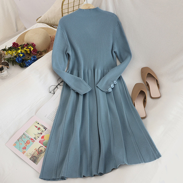 Зимна дамска рокля разкроен модел с копчета в няколко цвята