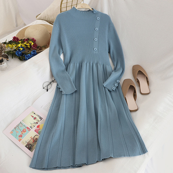 Зимна дамска рокля разкроен модел с копчета в няколко цвята