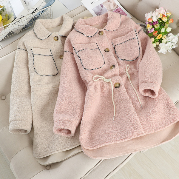 Palton de dama modern cu cravate si nasturi in roz si bej