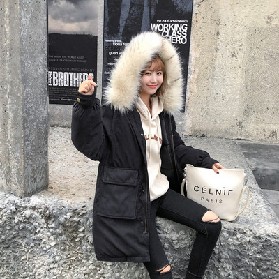 Χειμερινό γυναικείο μπουφάν με μεγάλες τσέπες και κουκούλα 