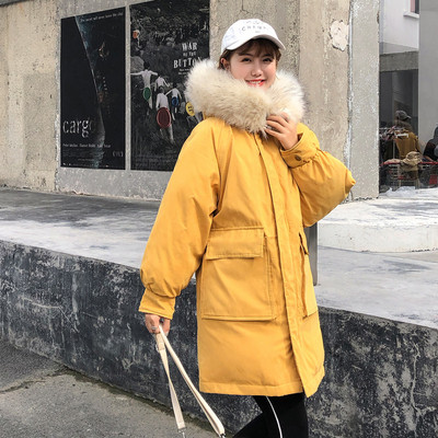 Χειμερινό γυναικείο μπουφάν με μεγάλες τσέπες και κουκούλα 