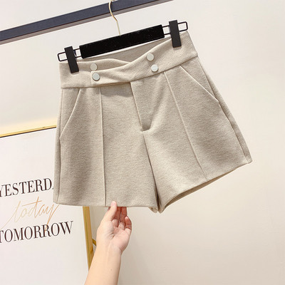 Pantaloni scurți de iarnă de damă cu nasturi în două culori