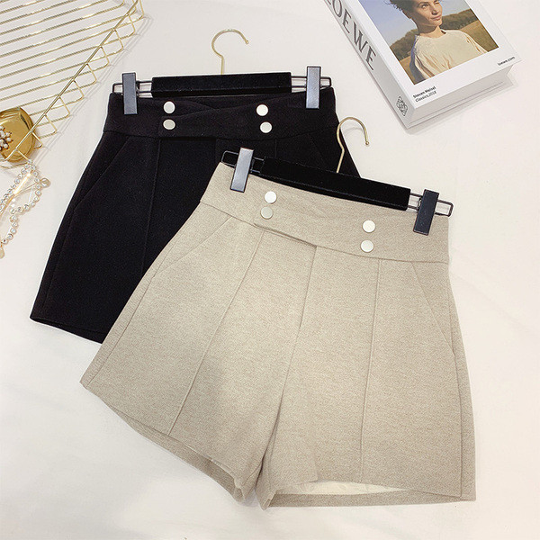 Pantaloni scurți de iarnă de damă cu nasturi în două culori