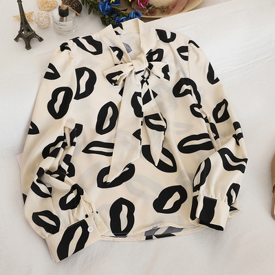 Női ing színes mintával és gallérral három színű szalaggal