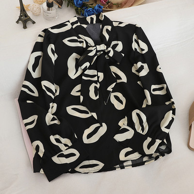 Női ing színes mintával és gallérral három színű szalaggal