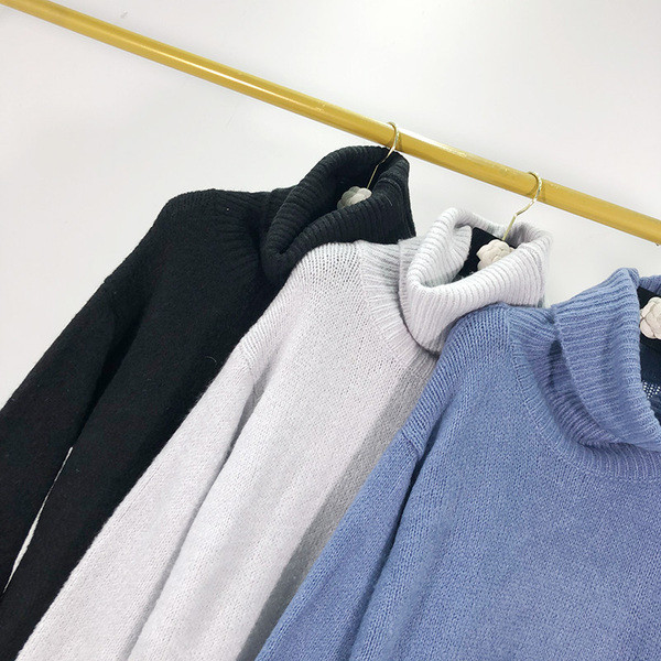 Pulover lung si lat cu guler inalt in trei culori