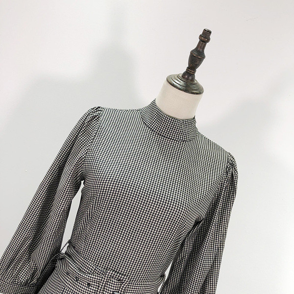 Rochie lunga in carouri cu curea - model croiat