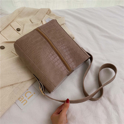 Γυναικεία τσάντα Eco leather σε διάφορα χρώματα