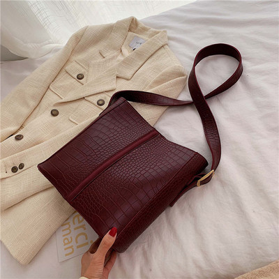 Γυναικεία τσάντα Eco leather σε διάφορα χρώματα