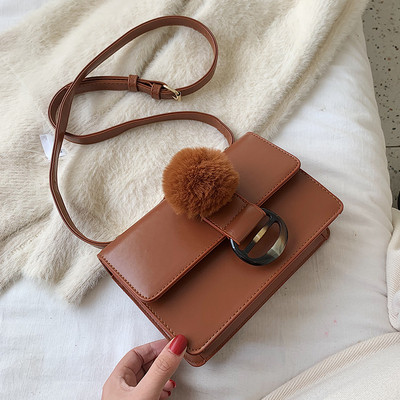 Geanta de dama moderna cu puf in mai multe culori