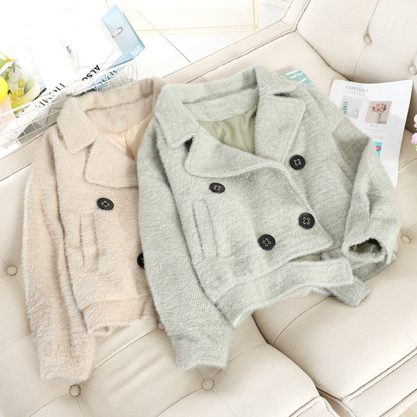 Aktuális női rövidkabát dupla rögzítéssel több színben