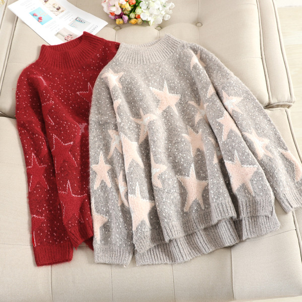 Μοντέρνο γυναικείο πουλόβερ  με ψηλό γιακά και αστέρια σε διάφορα χρώματα