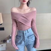 Csupasz vállú női pulóver két színben