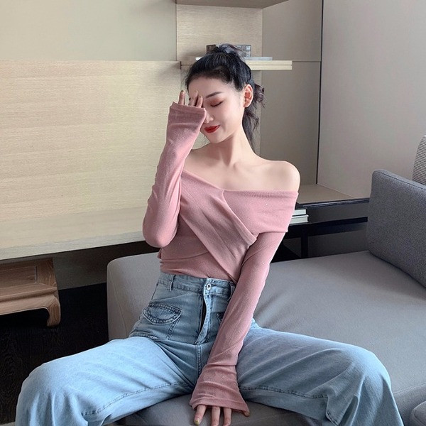 Csupasz vállú női pulóver két színben