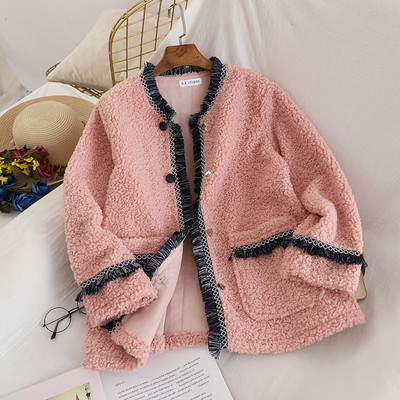 Őszi női kabát, fehér, kék és rózsaszín zsebekkel