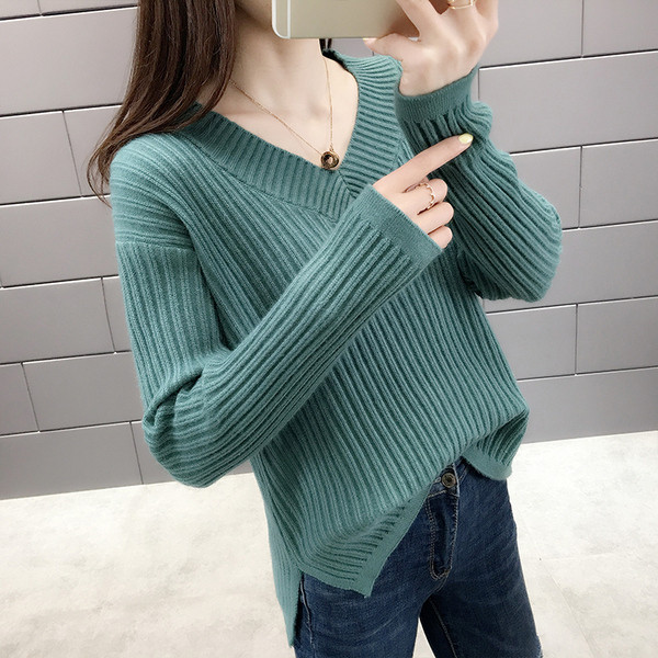 Μοντέρνα γυναικεία μπλούζα με μακριά μανίκια και λαιμόκοψη σε διάφορα χρώματα