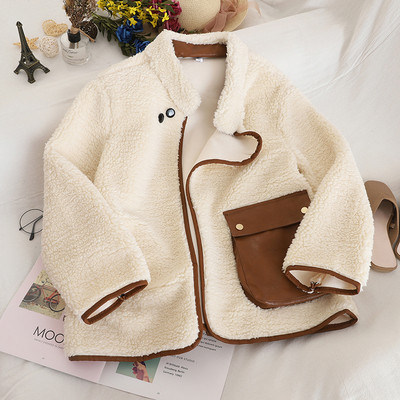 Casual γυναικείο μπουφάν με τσέπη σε λευκό και καφέ χρώμα