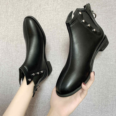 Καθημερινές γυναικείες μπότες με τρουξ σε τρία χρώματα