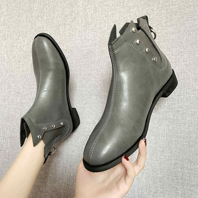 Καθημερινές γυναικείες μπότες με τρουξ σε τρία χρώματα