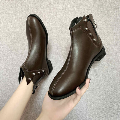 Καθημερινές γυναικείες μπότες με τρουξ σε τρία χρώματα